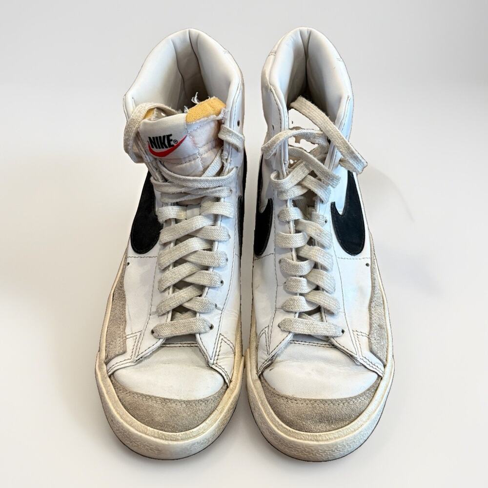 Nike Womens White Blazer Mid 77 Vintage Mid Sneakers Size 8 CZ1055-100